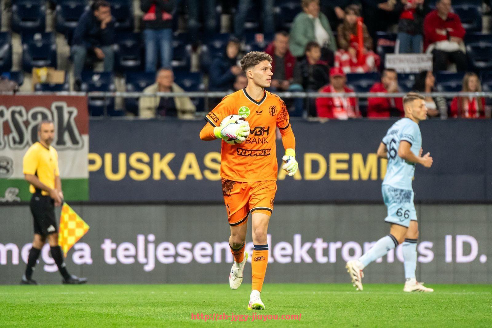 九游jiuyou-世俱杯传球线路变化统计与球队组织方式演变